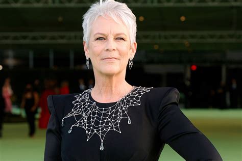 Jamie Lee Curtis Felt Embarrassed by Her Trading Places Nude。